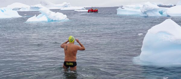 Diego López en la Antártida - Sputnik Mundo