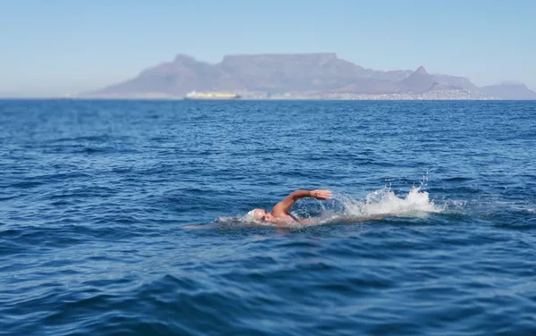 Diego López en la travesía de la isla de Robben (Sudáfrica) Diego López en la travesía de la isla de Robben (Sudáfrica) - Sputnik Mundo
