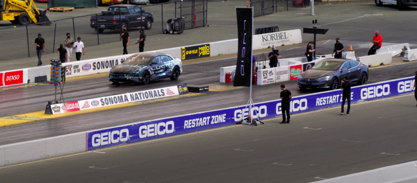 El nuevo vehículo eléctrico de Lucid Motors rompe el récord de aceleración de Tesla - Sputnik Mundo