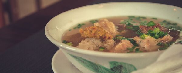 Una sopa. Caldo. Imagen referencial - Sputnik Mundo