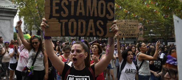 Marcha del 8 de marzo en Uruguay Marcha del 8 de marzo en Uruguay - Sputnik Mundo