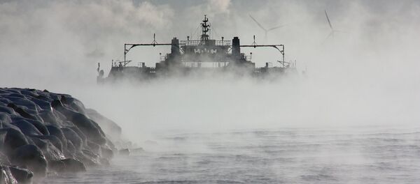 Un barco en la niebla (imagen referencial) - Sputnik Mundo