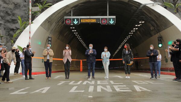 El presidente de Colombia, Iván Duque, junto a otras autoridades en la inauguración del Tunel de la Linea - Sputnik Mundo