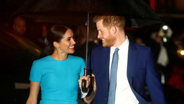 Meghan Markle y el prínicipe Harry (archivo) - Sputnik Mundo