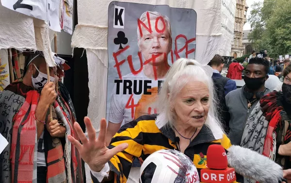 Los defensores de Julian Assange ante la Corte Criminal Central de Londres Los defensores de Julian Assange ante la Corte Criminal Central de Londres - Sputnik Mundo