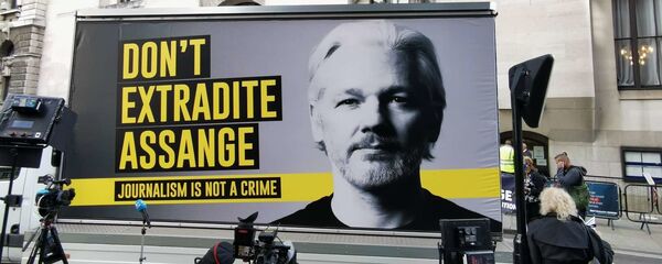 Los defensores de Julian Assange ante la Corte Criminal Central de Londres - Sputnik Mundo