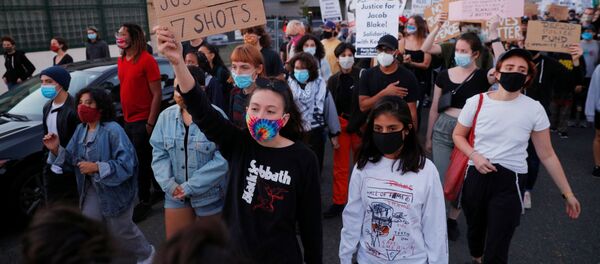 Una protesta en apoyo a Jacob Blake en Boston - Sputnik Mundo