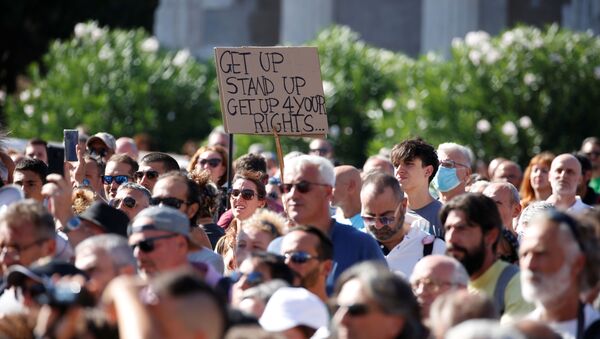 Protestas en Italia contra las medidas restrictivas del coronavirus - Sputnik Mundo