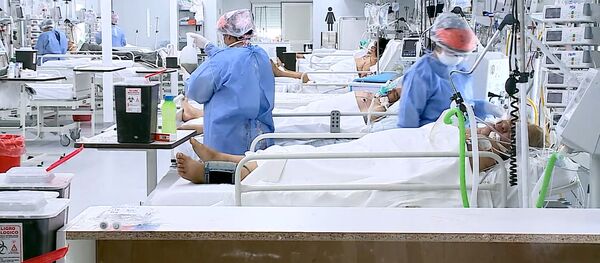Trabajadores sanitarios argentinos luchan contra el COVID-19 en condiciones adversas - Sputnik Mundo