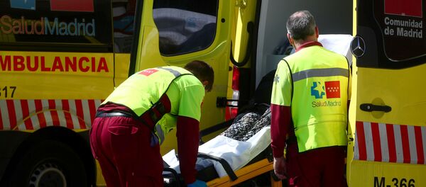 Ambulancia durante rebrote de coronavirus en España - Sputnik Mundo