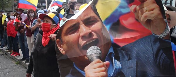 Partidarios de Correa protestan contra su condena en el caso Odebrecht - Sputnik Mundo