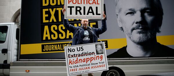 Un defensor de Julian Assange ante la Corte Criminal Central de Londres Un defensor de Julian Assange ante la Corte Criminal Central de Londres - Sputnik Mundo