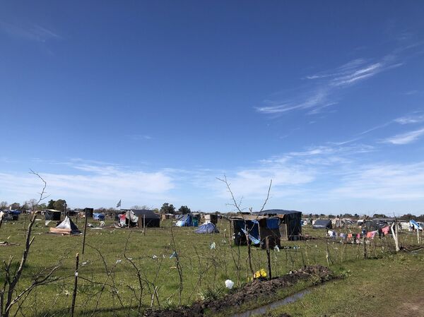 Tensión entre propiedad privada y crisis habitacional: tomas de tierras en Argentina - Sputnik Mundo