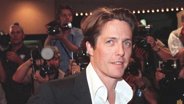 Hugh Grant, actor británico - Sputnik Mundo