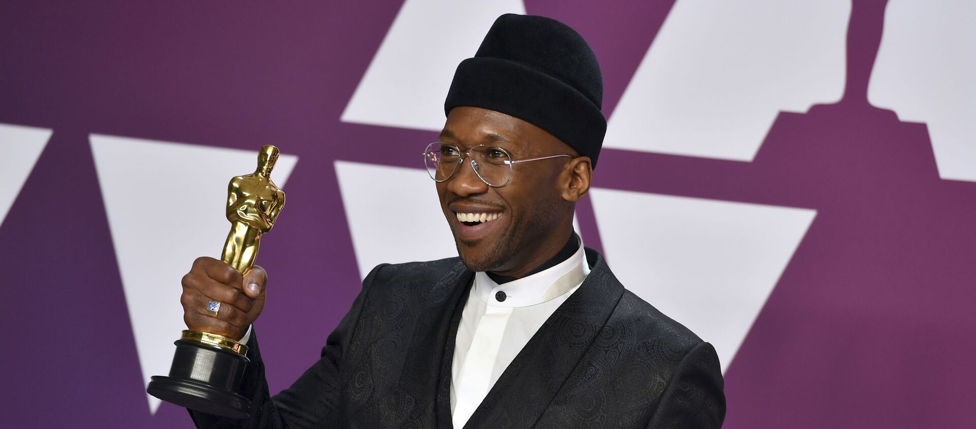 El actor Mahershala Ali en la alfombra roja de los Óscar - Sputnik Mundo, 1920, 09.09.2020