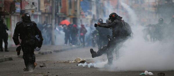 Disturbios en Bogotá, Colombia, tras la muerte de un abogado a manos de la Policía - Sputnik Mundo