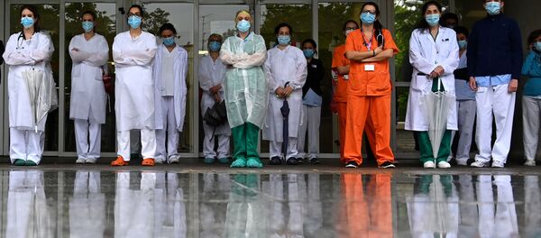 Personal sanitario del Hospital Gregorio Marañón en Madrid - Sputnik Mundo