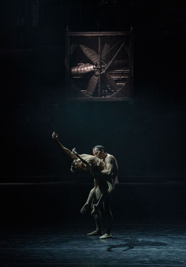 En los teatros de Moscú vuelven a brillar los diamantes: así comienza la nueva temporada de 'ballet' En los teatros de Moscú vuelven a brillar los diamantes: así comienza la nueva temporada de 'ballet' - Sputnik Mundo