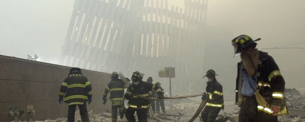 Bomberos de Nueva York trabajando en el sitio de los atentados del 11 de septiembre de 2001 - Sputnik Mundo