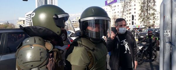 Corresponsal de Sputnik en Chile, gaseada por Carabineros - Sputnik Mundo