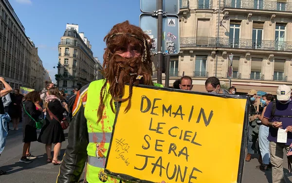 Protestas de los 'chalecos amarillos' en París Protestas de los 'chalecos amarillos' en París - Sputnik Mundo