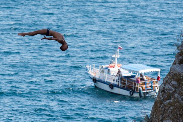 Rusia planea celebrar en 2021 la serie mundial de saltos de gran altura - Sputnik Mundo