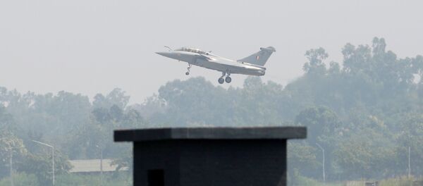 Un avión de combate Rafale - Sputnik Mundo