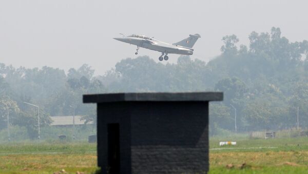 Un avión de combate Rafale - Sputnik Mundo