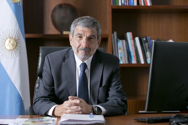 Ministro de Ciencia argentino: el país participa activamente en el desarrollo de vacunas a nivel mundial - Sputnik Mundo