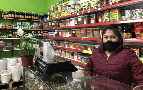 Sarita Figueroa, dueña de un local de alimentos y residente en Argentina desde hace nueve años. - Sputnik Mundo