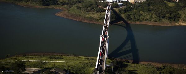 Frontera entre Paraguay y Brasil en Ciudad del Este y Foz de Iguazú Frontera entre Paraguay y Brasil en Ciudad del Este y Foz de Iguazú - Sputnik Mundo