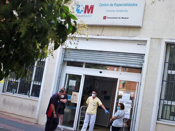 Nos contagiamos más porque somos clase obrera: radiografía de un barrio de Madrid azotado por el COVID - Sputnik Mundo