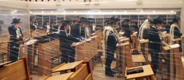 Judíos durante una oración (imagen referencial) - Sputnik Mundo