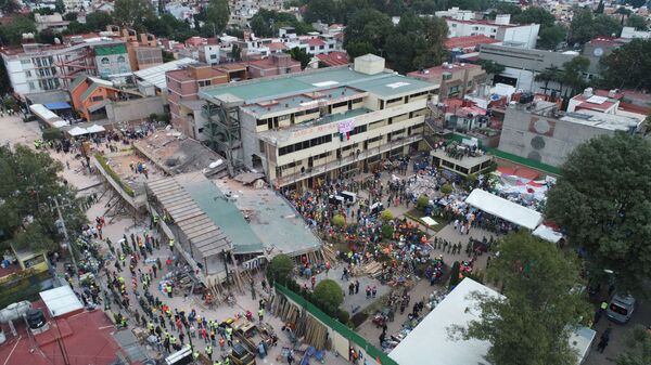 El colegio Rébsamen, destruido por el terremoto en la Ciudad de México - Sputnik Mundo