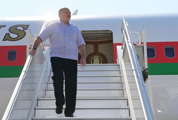 Un viaje a través del tiempo en Moscú y mucho más en las fotos de la semana - Sputnik Mundo