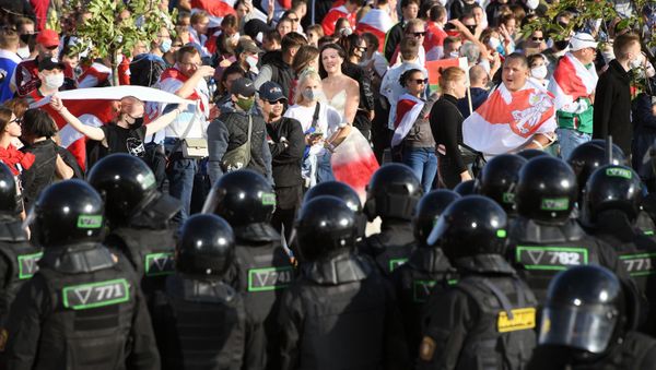 Protestas antigubernamentales en Minsk Protestas antigubernamentales en Minsk - Sputnik Mundo