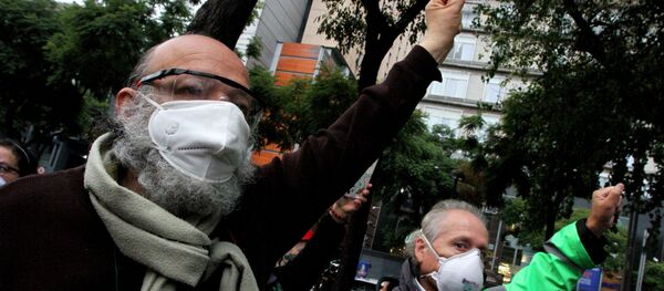 Jaime Rello, del Movimiento Urbano Popular, durante la conmemoración de los sismos de 1985 y 2017 en la plaza de la Solidaridad - Sputnik Mundo