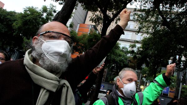 Jaime Rello, del Movimiento Urbano Popular, durante la conmemoración de los sismos de 1985 y 2017 en la plaza de la Solidaridad - Sputnik Mundo