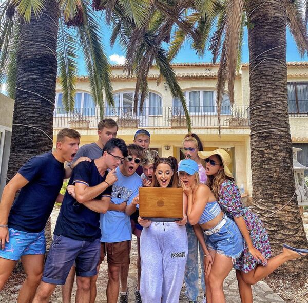 The Jet House: la primera mansión de 'TikTokers' británicos aterriza en España The Jet House: la primera mansión de 'TikTokers' británicos aterriza en España - Sputnik Mundo