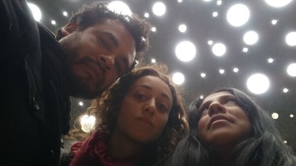 ¿Amar a dos personas a la vez? La peruana Gabriela Wiener representa en Madrid cómo casi falla en el intento - Sputnik Mundo