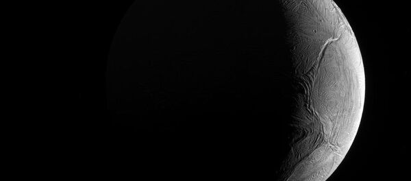 Encélado, una de las lunas de Saturno - Sputnik Mundo
