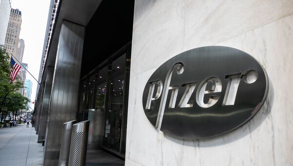 El logo de Pfizer - Sputnik Mundo