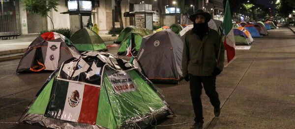El plantón instalado por el grupo opositor FRENAAA en la Ciudad de México el 19 de septiembre de 2020 - Sputnik Mundo