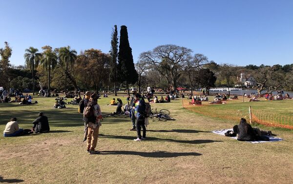 Llegada de la primavera y Día del estudiante en los Bosques de Palermo, Buenos Aires - Sputnik Mundo