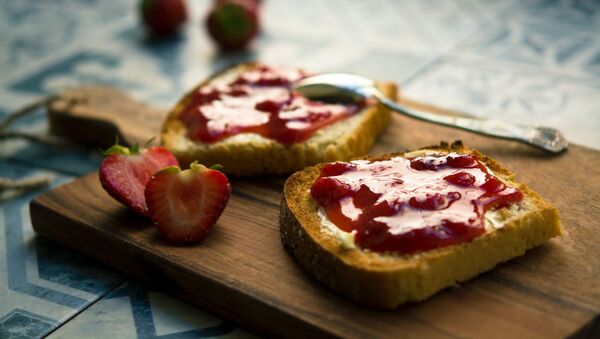 Tostadas con mermelada - Sputnik Mundo