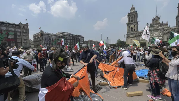 El plantón instalado por el grupo opositor FRENAAA en el Zócalo de la Ciudad de México el 23 de septiembre de 2020