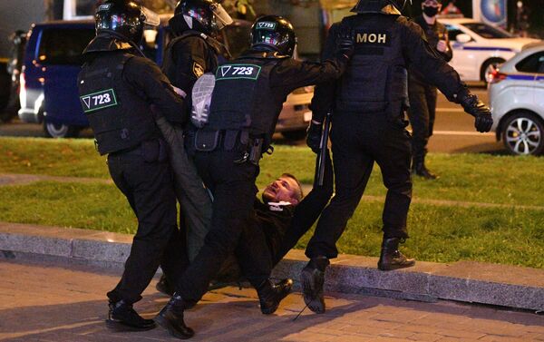 Detenciones durante las protestas en Minsk, Bielorrusia Detenciones durante las protestas en Minsk, Bielorrusia - Sputnik Mundo