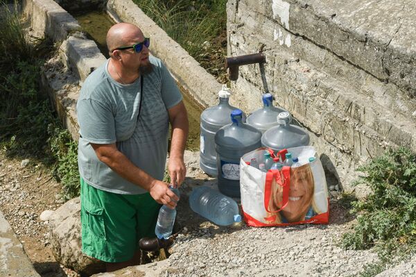 Cómo Ucrania priva a Crimea de agua para castigarla por su fidelidad a Rusia Cómo Ucrania priva a Crimea de agua para castigarla por su fidelidad a Rusia - Sputnik Mundo