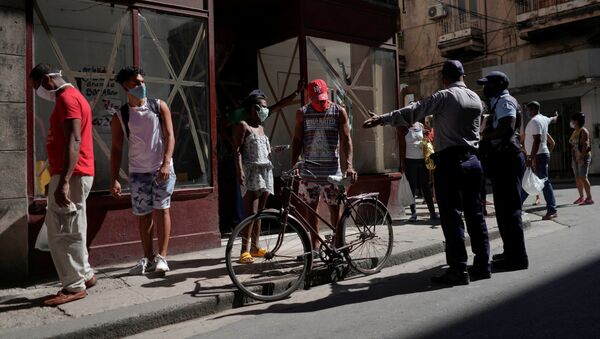 Cubanos durante la pandemia en La habana - Sputnik Mundo