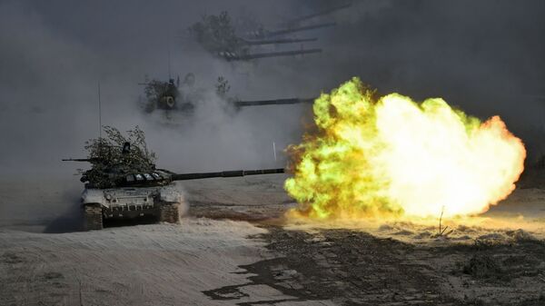 Los tanques T-72 (imagen referencial) - Sputnik Mundo